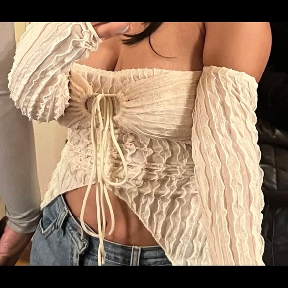 Off The Shoulder Drawstring Ruched Front Textured Top - Picture 4 of 6